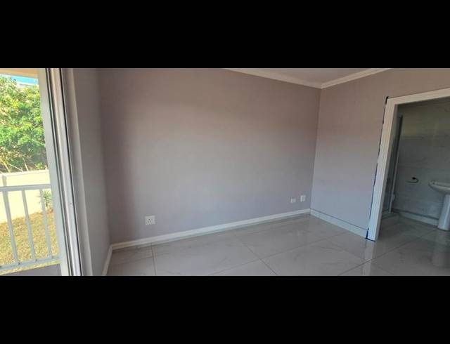 3 BEDROOM TOWNHOUSE FOR SALE IN MOUNT EDGECOMBE